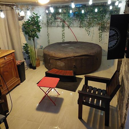 Gite D'Exception 13 Couchages Avec Jacuzzi Et Sauna ชาลงส์-อ็อง-ชองปาญ ภายนอก รูปภาพ