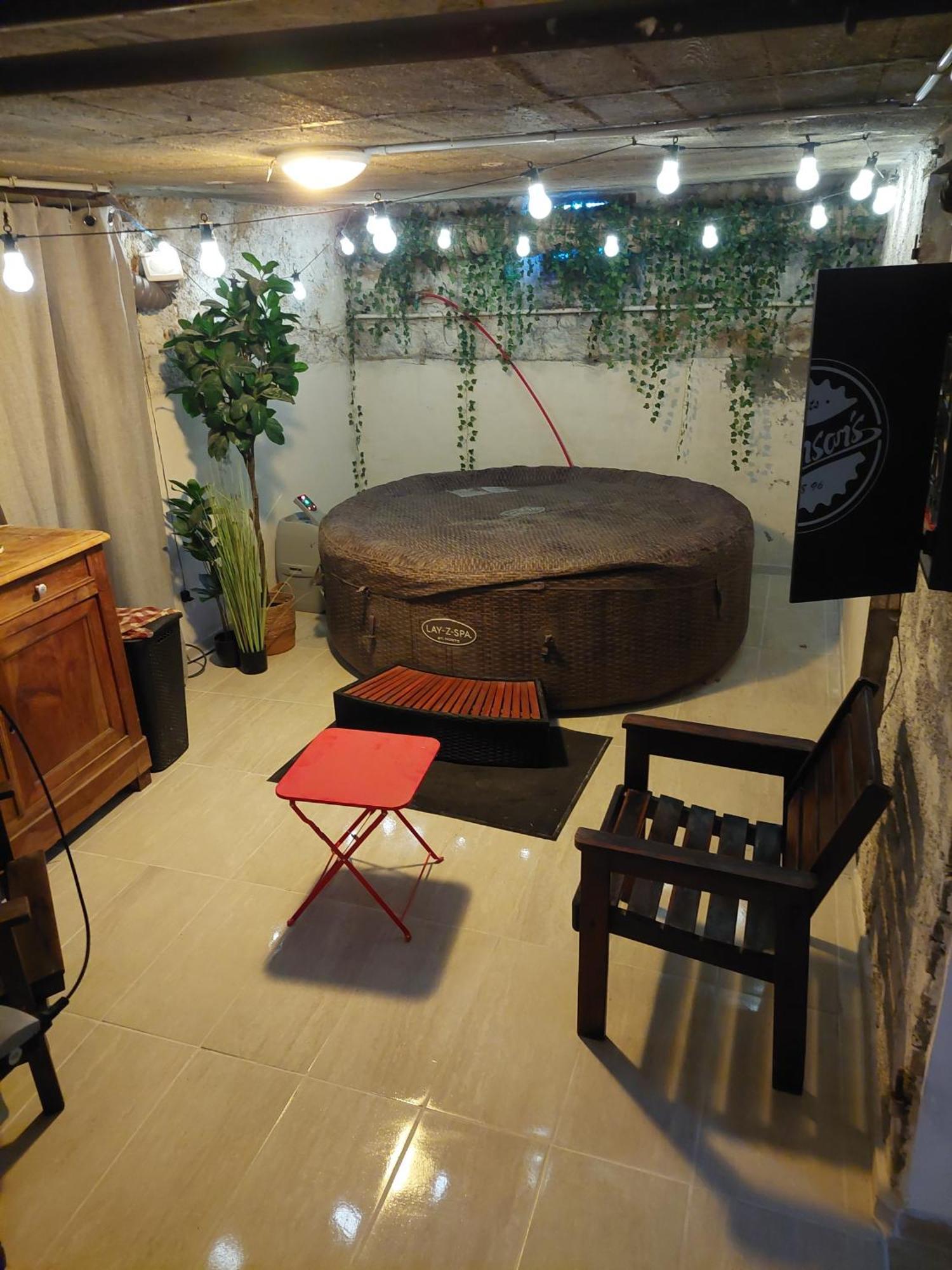 Gite D'Exception 13 Couchages Avec Jacuzzi Et Sauna ชาลงส์-อ็อง-ชองปาญ ภายนอก รูปภาพ